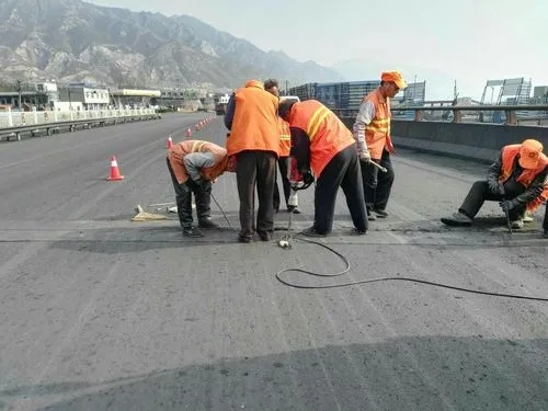 常山道路桥梁病害治理